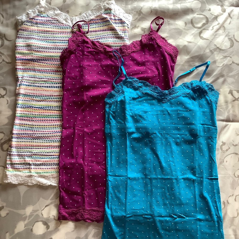 3 aéropostale camisoles polkadot with lace trim